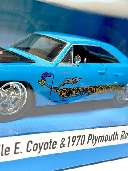 LOONEY TUNES 1970 Plymouth Road w/WILE E COYOTE